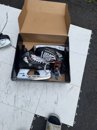 2023 True HZRDUS 9x Hockey Skates 6.5 (Used)