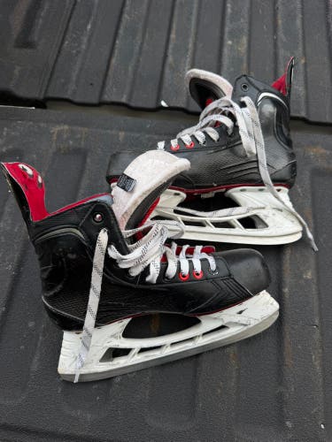2017 Bauer Vapor X500 Hockey Skates Extra Wide Width 8.5 (Used)