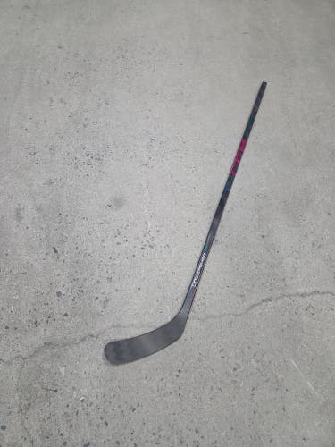 New Senior CCM Ribcor Unleashed Pro Right Handed Hockey Stick P29 75 Flex