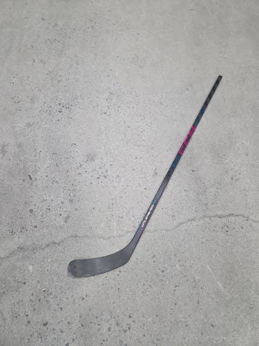 New Junior CCM Ribcor Unleashed Pro Right Handed Hockey Stick P29 50 Flex