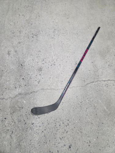 New Junior CCM Ribcor Unleashed Pro Right Handed Hockey Stick P28 50 Flex