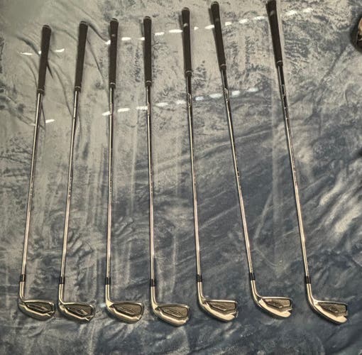 Callaway Quantum Max 2026 7 piece iron set 5 iron though Approach Wedge(used)