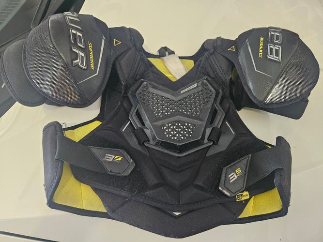 Junior Medium Bauer Supreme 3S Pro Shoulder Pads (Used)