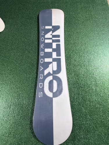 Nitro Prime Distort Snowboard All Mountain Medium Flex True Twin 156 cm (Used)