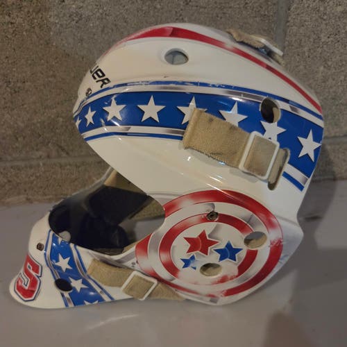 Senior Bauer 940 Goalie Mask (Used) M