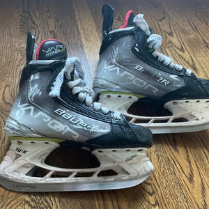 Bauer Vapor Hyperlite Hockey Skates size 6 fit 2