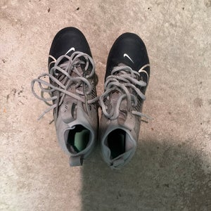 Men's Size M 7.5 (W 8.5) Nike Mid Top Molded Cleats (Used)