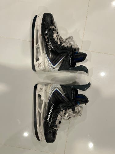 2025 Bauer Vapor Flylite Hockey Skates Regular Width 8.5 (Used)