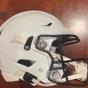 White Adult Medium Riddell SpeedFlex Helmet (Used)