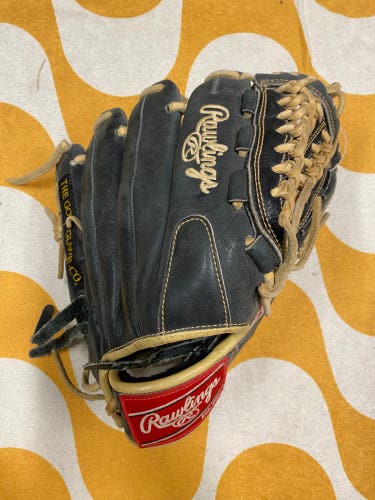 Black Rawlings Heart of the Hide RH Baseball Glove 11.5" (Used)