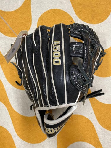 Black Wilson A500 RH Baseball Glove 10.5" (Used)