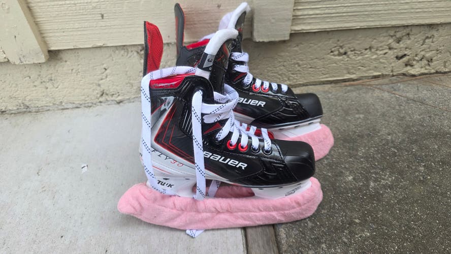 Black/White 2025 Bauer Vapor Fly30 Hockey Skates Regular Width Size 3 (New)
