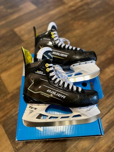 Black/Yellow Bauer Supreme M30 Hockey Skates Regular Width 8.5 (Used)