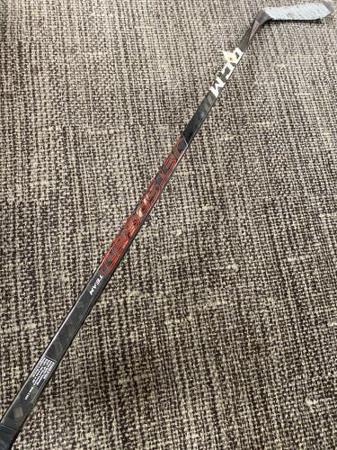 Senior CCM JetSpeed Team Hockey Stick Right Handed P28 85 Flex Pro Stock (Used)