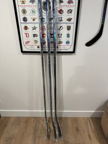 Senior Bauer Vapor Flylite Left Hand Hockey Stick P92 87 Flex (New)