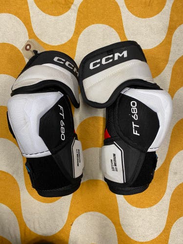 Senior Medium CCM JetSpeed FT680 Elbow Pads (Used)