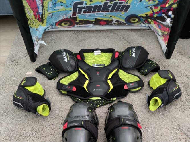 Bauer Starter Kit JR Small shoulder pads, elbow pads