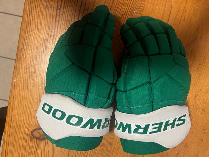 Sher-Wood Rekker Gloves 13" Pro Stock (New)