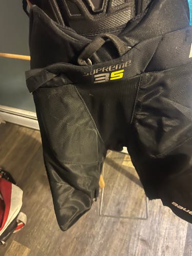 Men's Junior Medium Bauer Supreme 3S Pro Hockey Pants (Used)