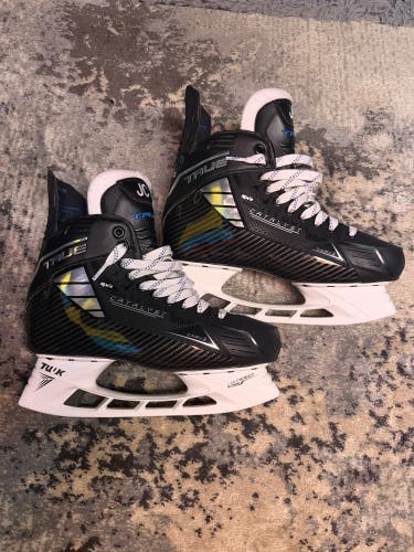 New Washington Capitals Chychrun Pro Stock True custom 9X4 Catalyst Skates - size 9.5