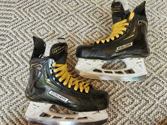 Bauer Supreme 2S Pro Hockey Skates Regular Width Pro Stock Size 4.5 w Blade Upgrade (Used)