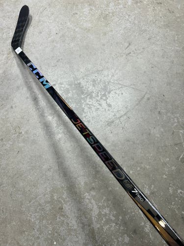 90 Flex P28M Senior CCM Jetspeed FT7 Pro Right Hand Hockey Stick Pro Stock (New)