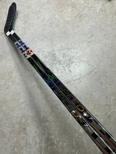 2 PACK 90 Flex P28M Senior CCM Jetspeed FT7 Pro Right Hand Hockey Stick Pro Stock (New)