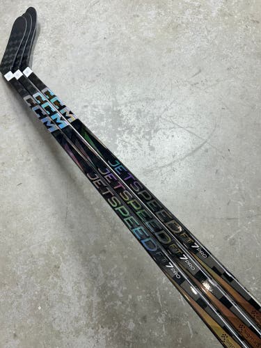 3 PACK 90 Flex P28M Senior CCM Jetspeed FT7 Pro Right Hand Hockey Stick Pro Stock (New)