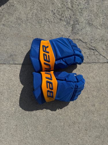 Bauer Gloves