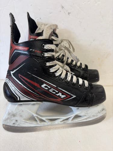 Black CCM JetSpeed FT440 Hockey Skates Regular Width Size 4 (Used)