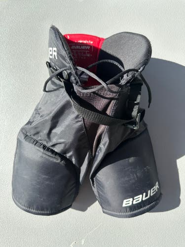 Youth Medium Bauer Lil Sport Hockey Pants (Used)