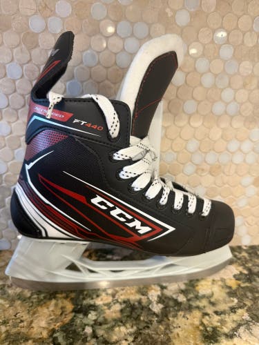 CCM JetSpeed FT440 Hockey Skates 7 (New)