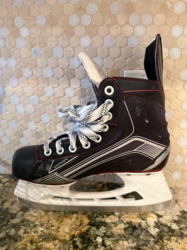 2017 Bauer Vapor X500 Hockey Skates 5 (Used)