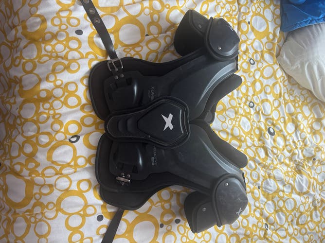 Extra Large Youth Xenith Velocity 2 Shoulder Pads (Used)