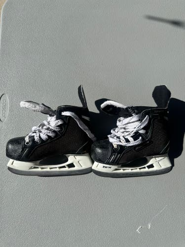 2015 Bauer Supreme One.4 Hockey Skates Regular Width 11 (Used)