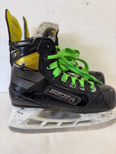 Black Bauer Supreme 3S Pro Hockey Skates Regular Width 13 (Used)