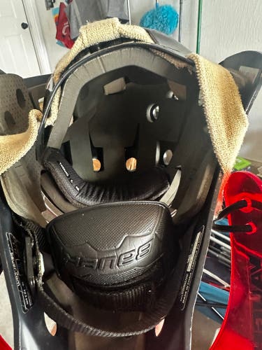 Senior Large 2015 Bauer 940 Goalie Mask (Used)
