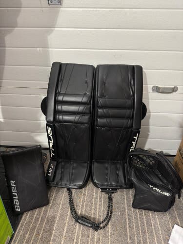 33" True L12.2 Regular Goalie Full Set (Used)