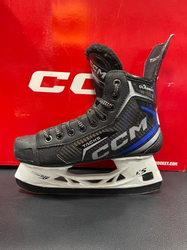 CCM Tacks Classic Size 3.5 Regular Width Skates (Used)