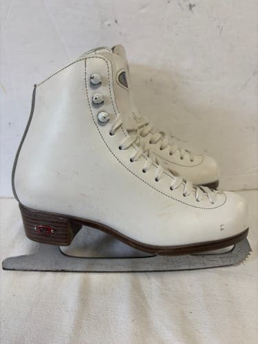 Riedell Figure Skates B Junior 3.5 (Used)