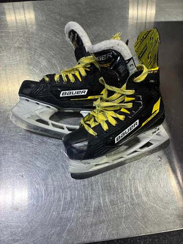 Bauer Supreme M4 Hockey Skates Size 3 (Used)