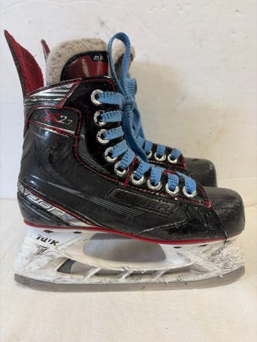 Black Bauer Vapor X2.7 Hockey Skates Regular Width Size 2 (Used)