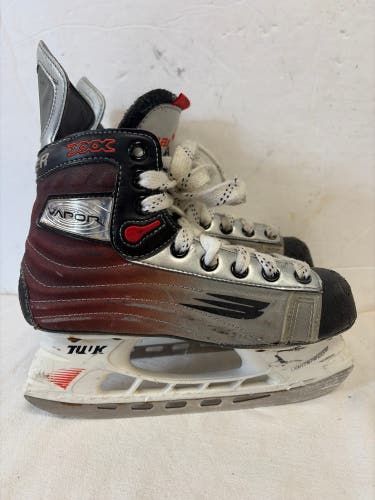 Bauer Vapor XXXX Hockey Skates Regular Width Size 3 (Used)