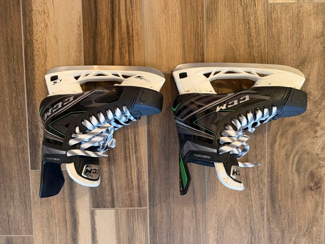 CCM Ribcor 86K Hockey Skates Size 7.5, regular width - Excellent condition