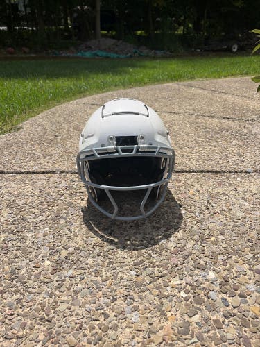 White Adult Large Schutt F7 Helmet (Used)