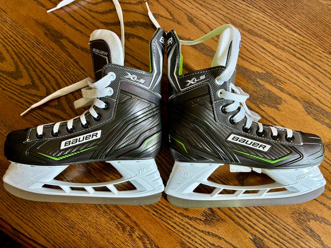 Bauer XLS Hockey Skates Regular Width Size 2 (New)
