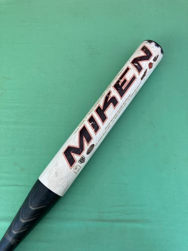 White Miken Freak Composite Bat (-7) Composite 27 oz 34" (Used)