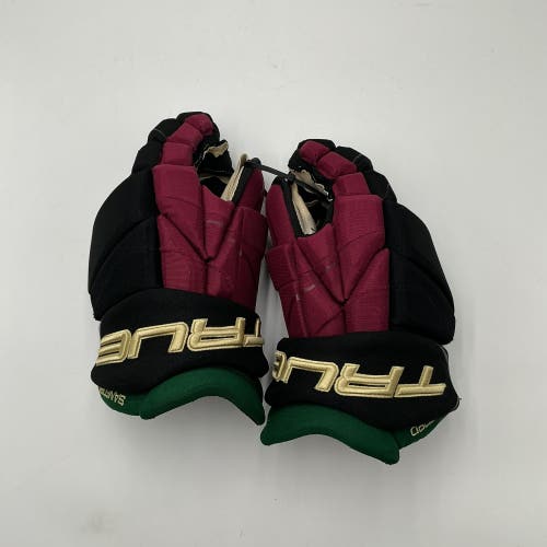 Lightly Used Arizona Coyotes Sanford True 14" Pro Stock Catalyst 9X Gloves