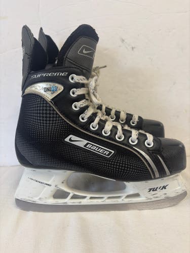Black Bauer Supreme One05 Hockey Skates Regular Width 7 (Used)