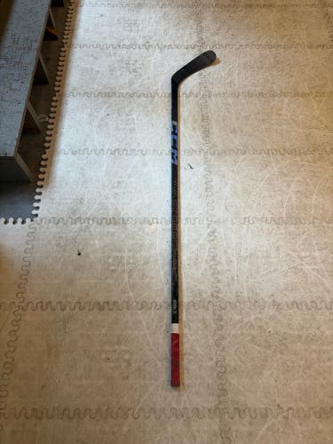 Intermediate CCM Ribcor Trigger 9 Pro Right Handed Hockey Stick P29 65 Flex (Used)